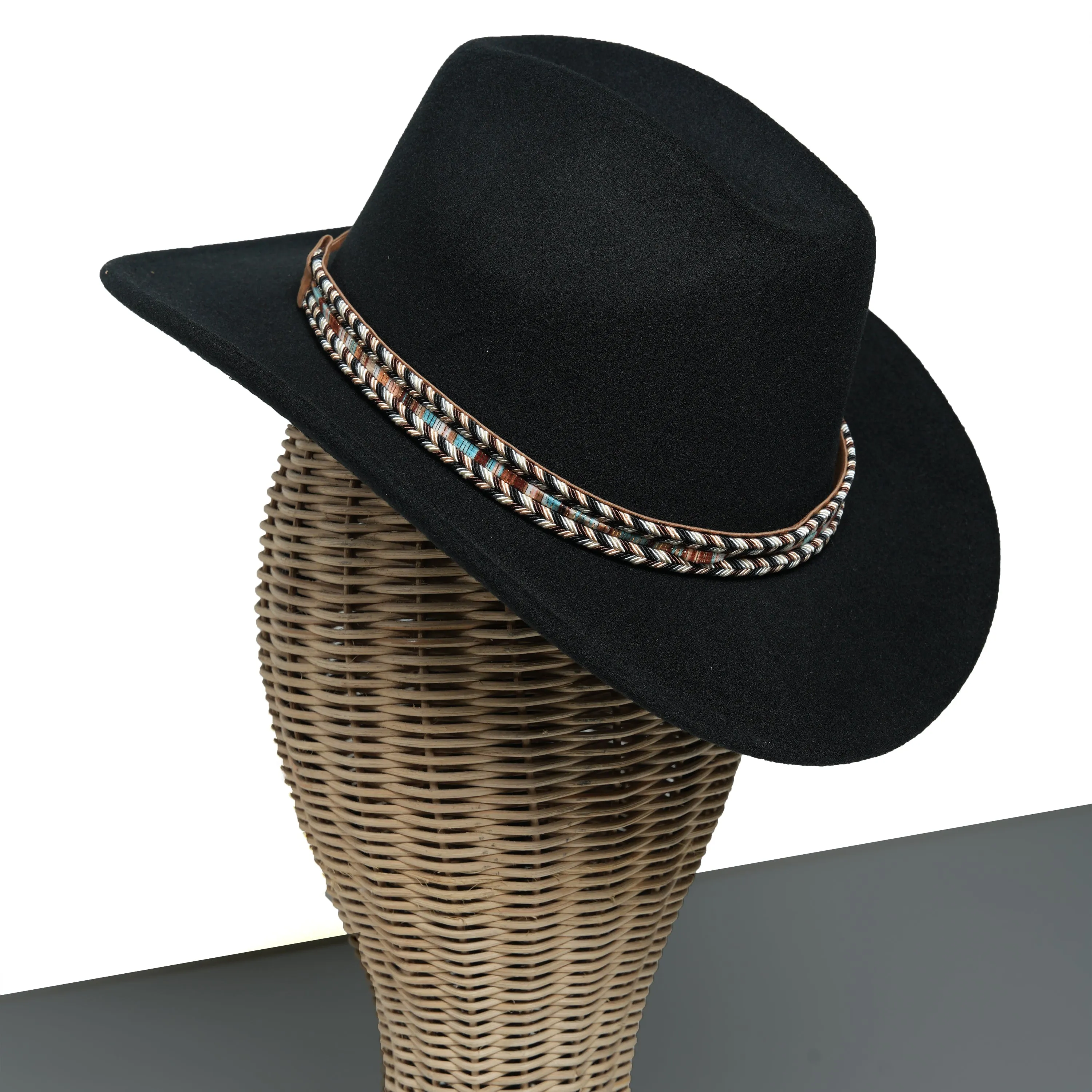 Chokore Cowboy Hat with Multicolor Belt (Black)