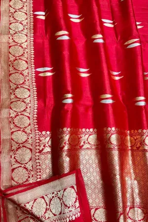 Exquisite Red Banarasi Silk Saree - Handloom Beauty