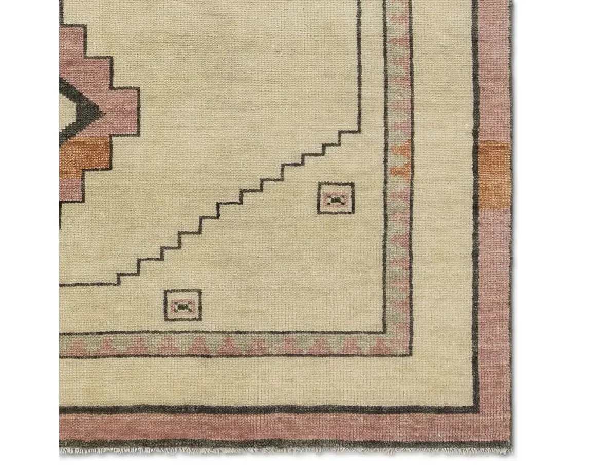 Jaipur Living Cyprus Nicosia Hand-Knotted  Pink/Cream Rug